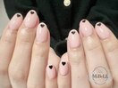 爪先にハートネイル