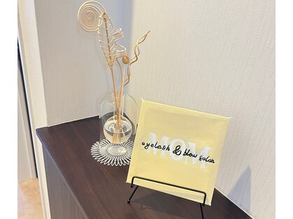 マム(MOM)の写真