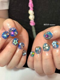 個性派ニュアンスネイル