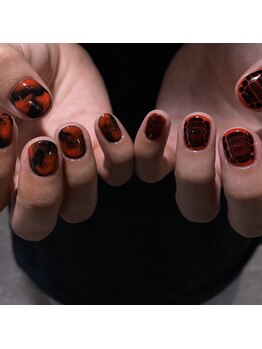 ファミーユ 太田(Fameu)/black × red nail.