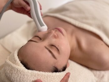 アリュール 小島本店(Allure)の写真/RFフェイシャル【高周波】で一度で別人級小顔に♪お顔のむくみやたるみを改善してスッキリ笑顔☆