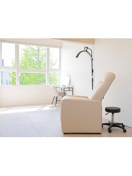 ナチュラル上品な目元にしたい