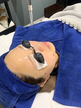 ハーニーズ(HARNEYS)/【フェイシャル】ジェル塗布