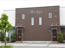 ラヴィアイリス 甲府店(Lavie Eyeris)の雰囲気（茶色い建物がLavie Eyeris甲府店です♪ 《LAGE甲府店併設》）
