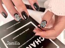 大人可愛い黒フラワーネイル