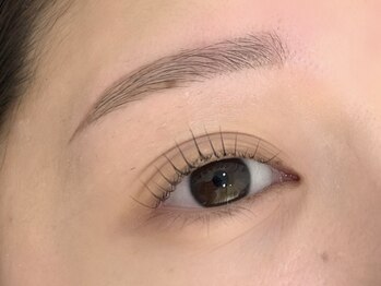 ネオリーブ ウリ(Neolive uri)/パリジェンヌ×アイブロウwax