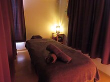 エミライ アロマリラクゼーション(Emirai aroma relaxation)の雰囲気（個室があるので、人目を気にせず施術を受けられます。）
