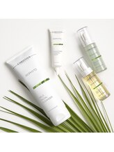 サロン ド ブラン アオヤマ(Salon de BLANC AOYAMA)/CHRISTINAビオフィート導入店