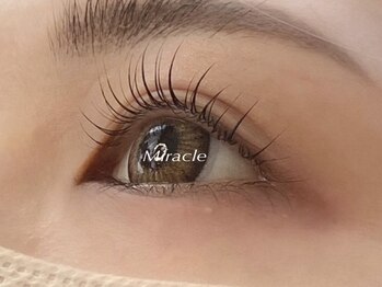 まつげアンド目元美容専門店 ミラクル(Miracle)の写真/視界を広げてパッと明るい目元へ☆丁寧なカウンセリングで一人一人に最適なデザインを提案します◎