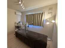 スールボーテ(soeur beaute)の雰囲気（ピーリング専用の最新機材を取り揃えた施術のお部屋になります。）