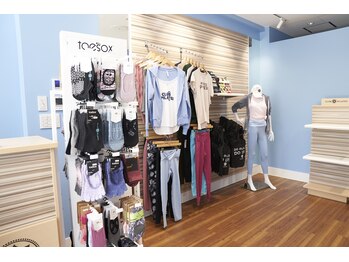 クラブピラティス 大阪城公園(CLUB PILATES)/アパレル品も充実