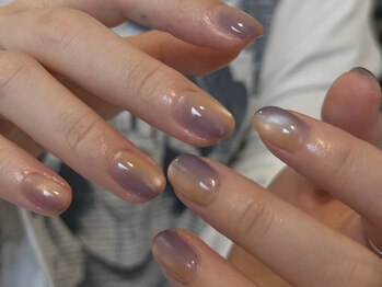 エルビー(Elbe)の写真/日常に溶け込むショートネイル♪シンプルだけどトレンド感もあるデザイン◎