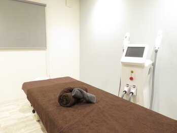 メイプラス(may+)/最新の国産脱毛器導入◎