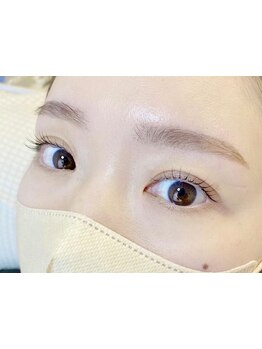 ナチュラル上品な目元にしたい