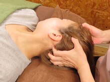 頭のマッサージ屋さん 神楽坂/ドライヘッドスパ/後頭部