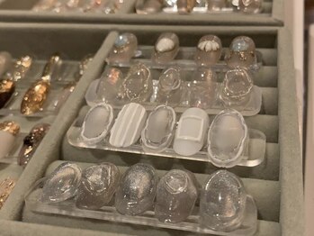 ラビィ 守谷店(Raby)の写真/【大人気マグネットネイル・フレンチネイルも☆】シンプルなデザインでも”かわいい”を沢山詰め込みます♪
