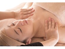 クイーンズ ピュア 長崎店(Queen's Pure)/デコルテマッサージ