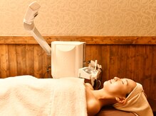 サロン ド エメリタス(salon d'Emeritus)/スチームケアで汚れを浮かせます