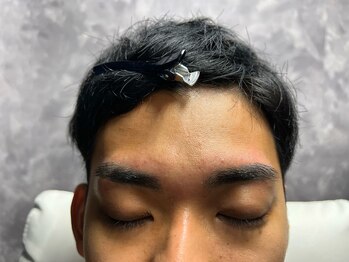 眉毛男子 新宿店/眉毛整えませんか？