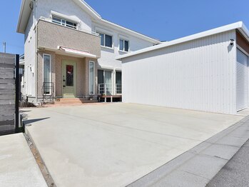 ジュノ アイラッシュ アンド ビューティー(Jeuno Eyelash and beauty)/お店の目印に♪駐車場二台