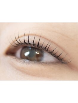 ナチュラル上品な目元にしたい