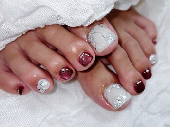 コロミネイル(colome nail)の写真/季節合うデザインとカラー豊富さ。画像持ち込みOKのネイルで足元輝く☆