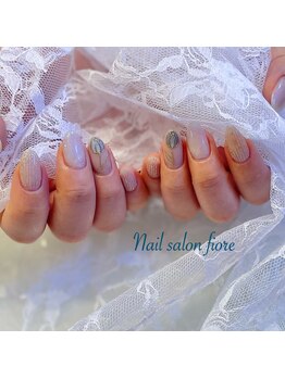 フィオーレ(fiore)/春ネイル ぷっくりチューリップ