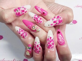 ネイルサロン アンジェリカ(Angelica)の写真/提案力&高技術&300種類以上の豊富なパーツで理想のデザインへ＊。持ち込みOKの『10本Artやり放題¥6900』♪