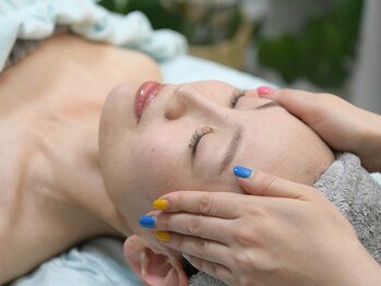 グロウ バイ フェイシャルデザイン アンド アイ(GROW)/お肌の土台作り【肌質改善】