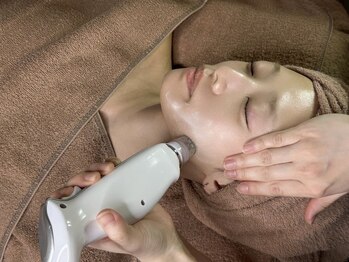 ヘラ(HERA)/サーマトリックスでお肌引き締め