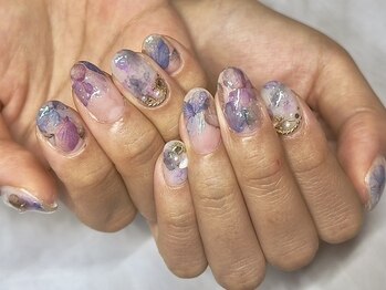 透け感が可愛い紫陽花ネイル