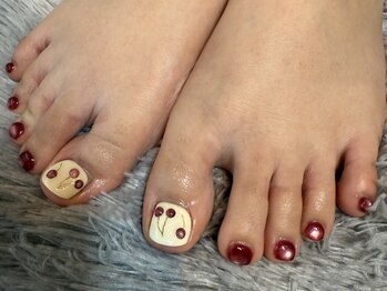リグ(LIG)の写真/【足先美人に…☆】普段お仕事柄ハンドネイルができない方も、足元をキレイにしネイルを楽しんで♪