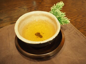 漢方アロマサロン ジャスミン/よもぎ茶でホッと一息