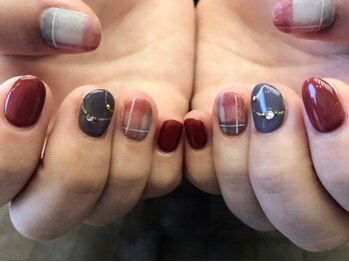 プラハネイル(+HER 美甲)/ブランケットチェック×マット