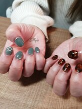 リリーズ カフェ サロン(Lilly's cafe salon)/左右非対称ネイル