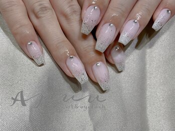 アピュ(APUU)/ホワイト×ラメグラデーション♪