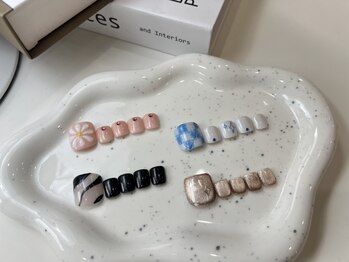 ネイルメゾン 天神店(NAIL MAISON)の写真/夏に備えて足元も可愛くしませんか？可愛いサンプルご用意しております☆