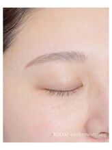ルーム(ROOM)/毛量調節で自然な眉毛