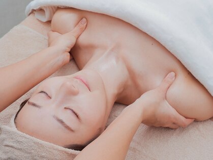 BeautyWellness salon FUL【毛穴/小顔/美肌/くすみ/シワ/リンパ/肩こり/よもぎ蒸し】の写真