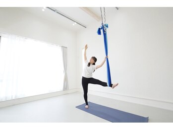 カワカミ 美人塾エステ(kawakami 美人塾エステ)/空中ヨガ個人レッスン初級