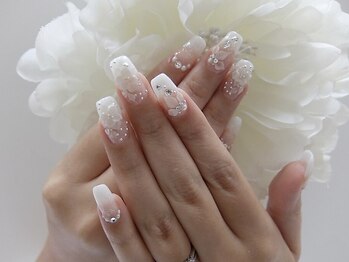 ネイルサロンミキ 横浜(MIKI)の写真/３Ｄバラ/桜/花/レース/ハート等お任せ♪さらに可愛いくしたい方にお薦め♪ブライダルシ-ズン到来!横浜駅