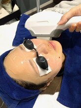 ハーニーズ(HARNEYS)/【フェイシャル】照射