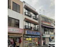 タビーネイル(TABBY NAIL)の雰囲気（サザエやビル3階、ビルの裏側が階段になります）