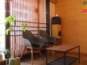 こと鍼灸院・整骨院/待合室