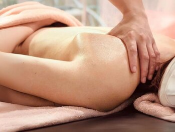 モンデュ(MonDue)の写真/【他では味わえない極上オールハンドケア】プロによる筋膜リンパでガチガチに固まった頑固なコリを徹底解消