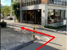 ザ ベルネス オモテサンドウ(The bellness omotesando)/「Amore」を左に曲がります。