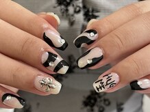 ハチイチイチサン(8113)/うねうねネイル