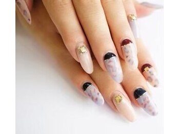 ノーラスリエン(Nolaslien)/アニマル柄 レオパード 秋ネイル