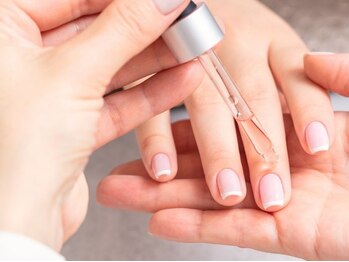 ヴァニッシュ(VANiSH)の写真/素敵な女性は手元から…◇プライベート空間で人目を気にせず施術を受けられます♪手元や爪先の乾燥ケアに◎