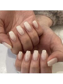 ちゅるんとホワイトネイル